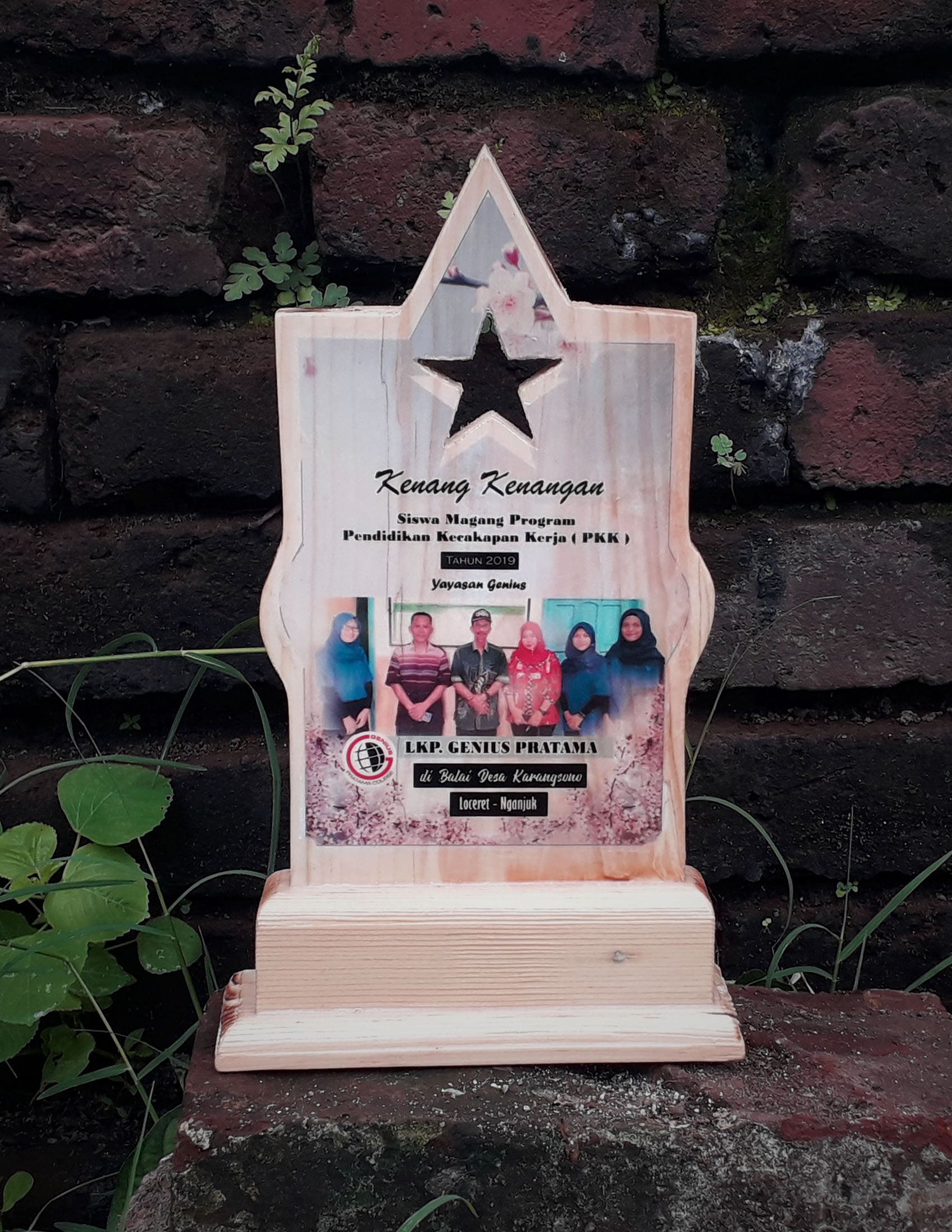 PLAKAT KAYU 1 LAYER